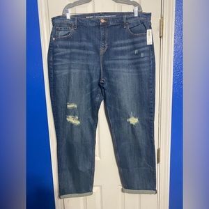OLD NAVY Boyfriend straight distressed jeans size 18 Tall
NWT